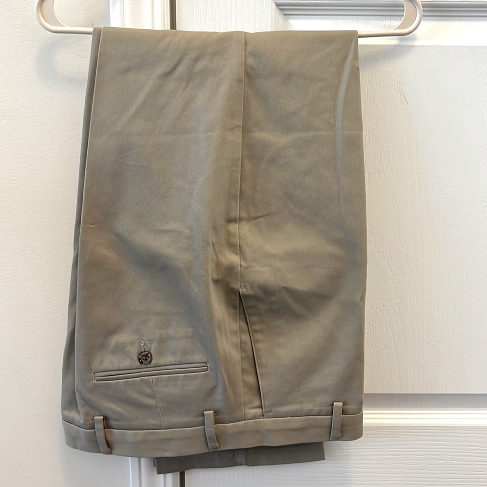 Men’s 32x30 Dockers pants NWOT